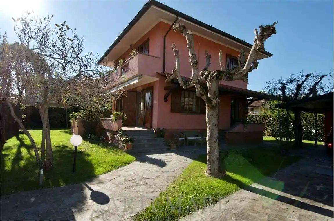 Villa in affitto a Forte dei Marmi
