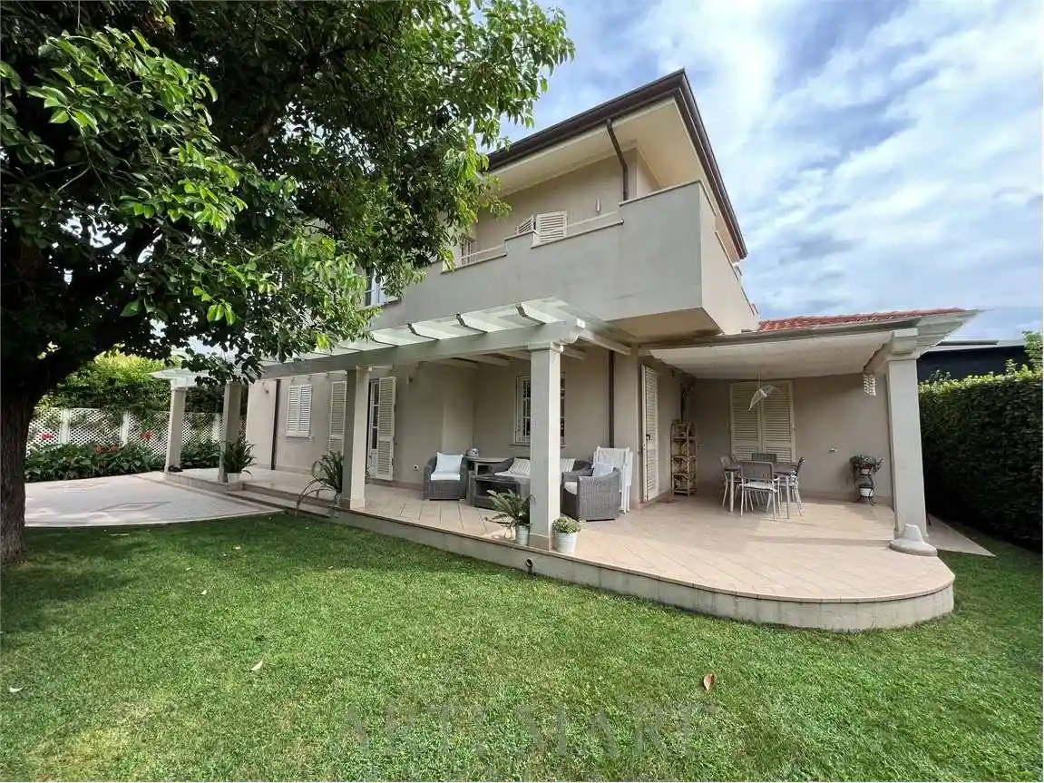 Villa in affitto a Forte dei Marmi