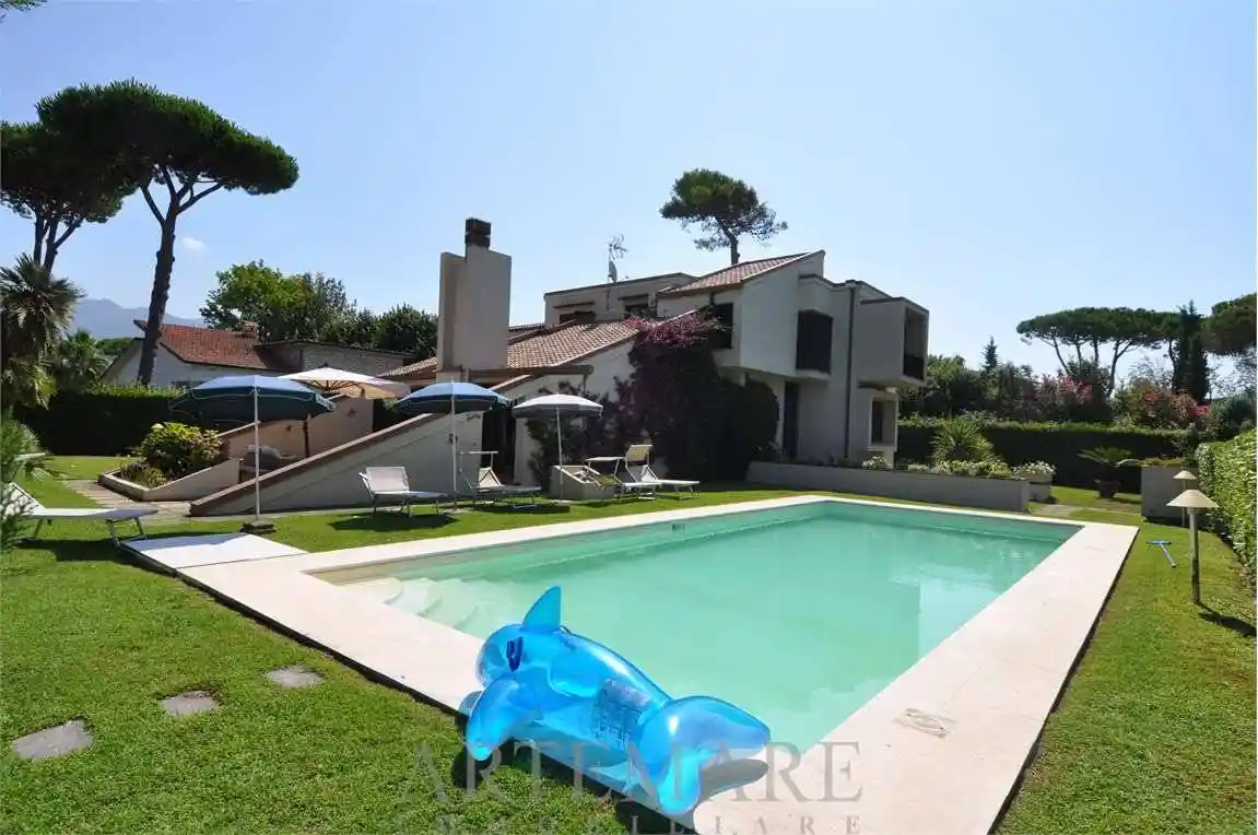 Villa in affitto a Forte dei Marmi