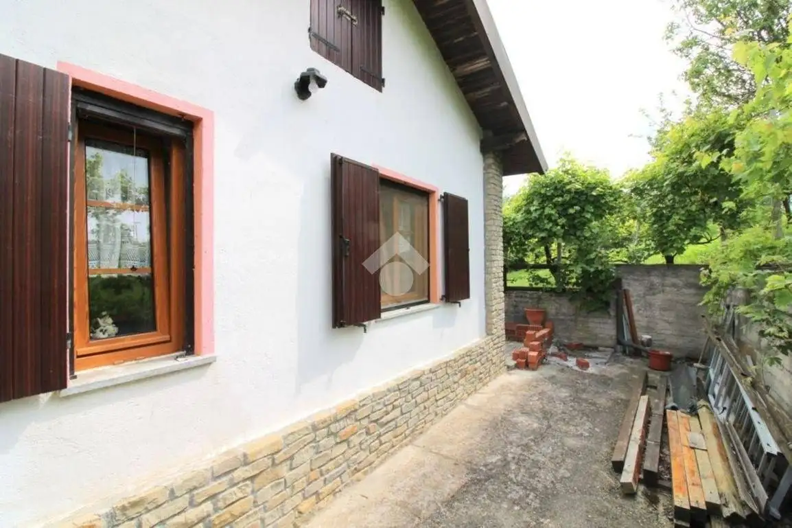 Casa indipendente in vendita a Monastero Bormida