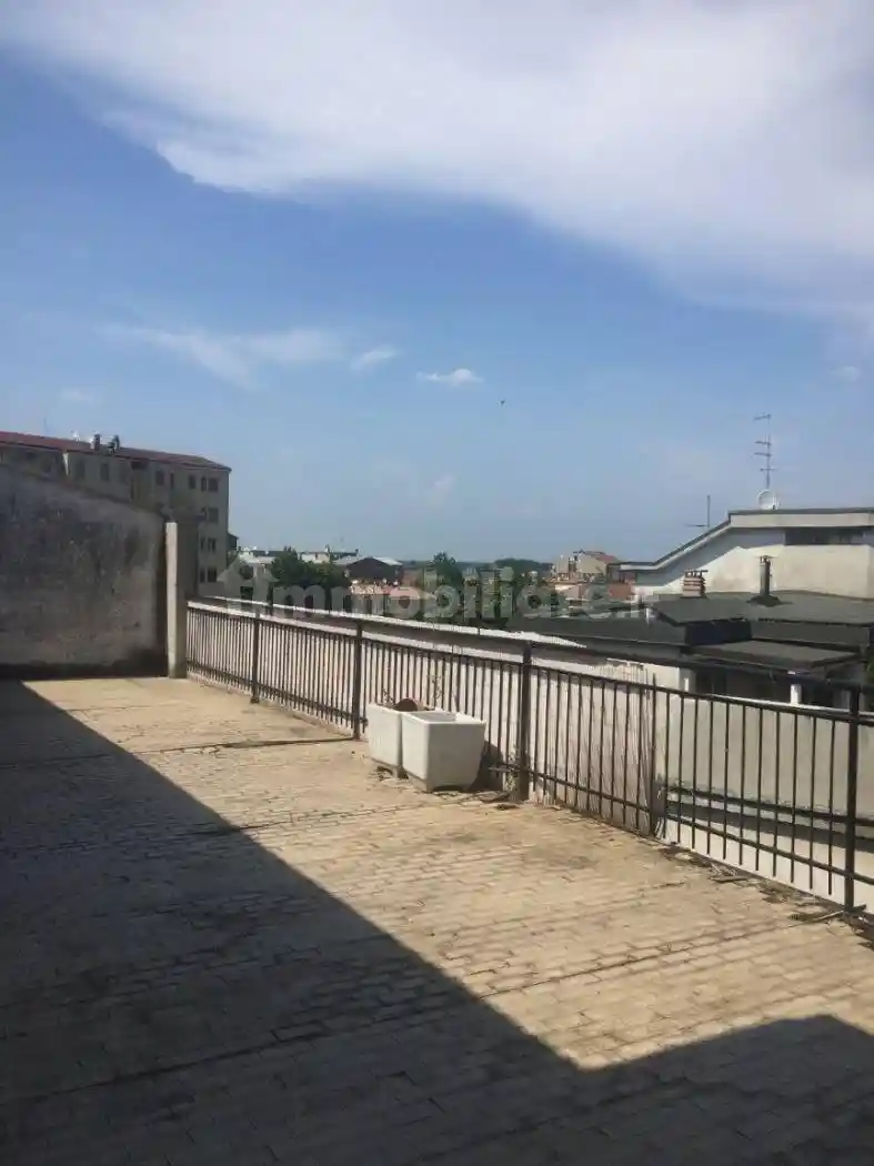 Appartamento in vendita a Piacenza