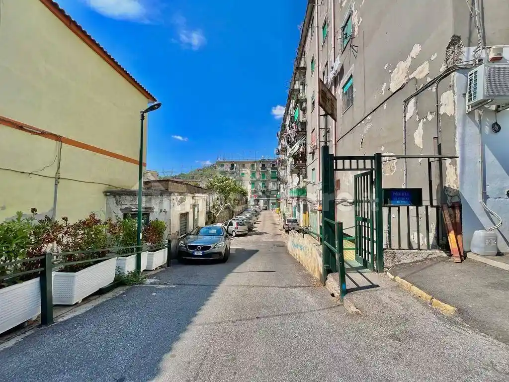 Bilocale via Raffaele Ruggiero 41, Agnano, Napoli - foto 2