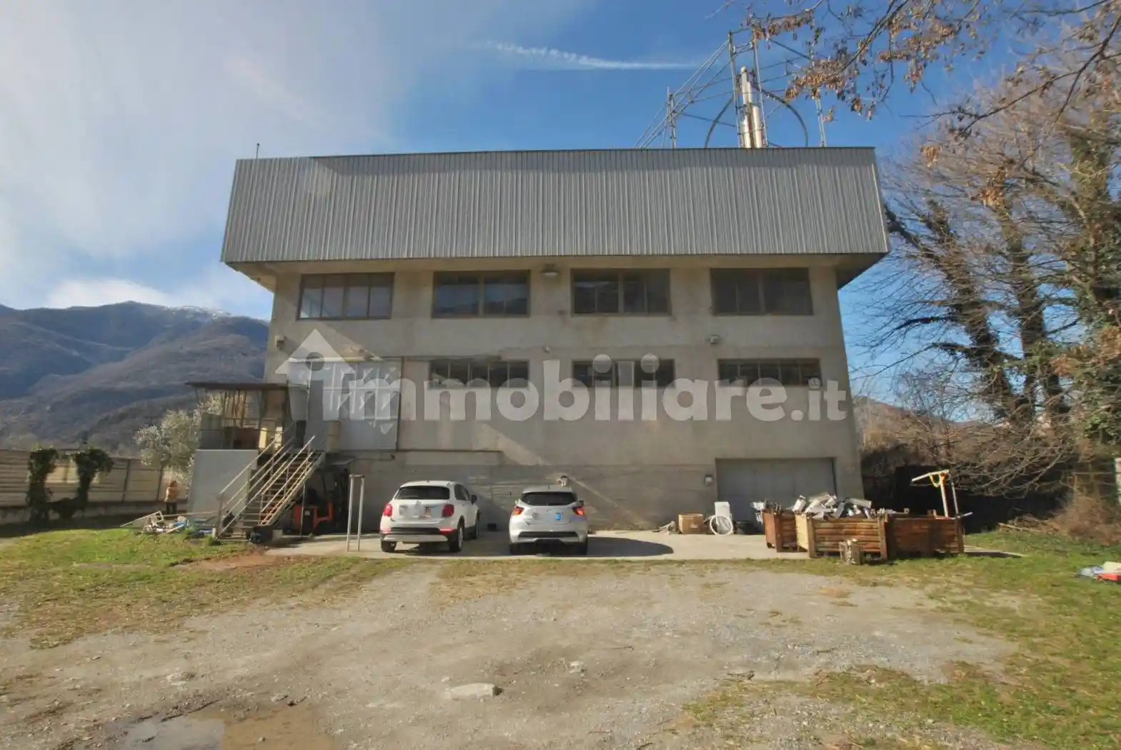 Palazzo - Edificio in vendita a Borgone Susa