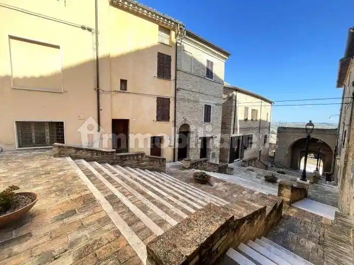 Casa indipendente in vendita a Ostra Vetere