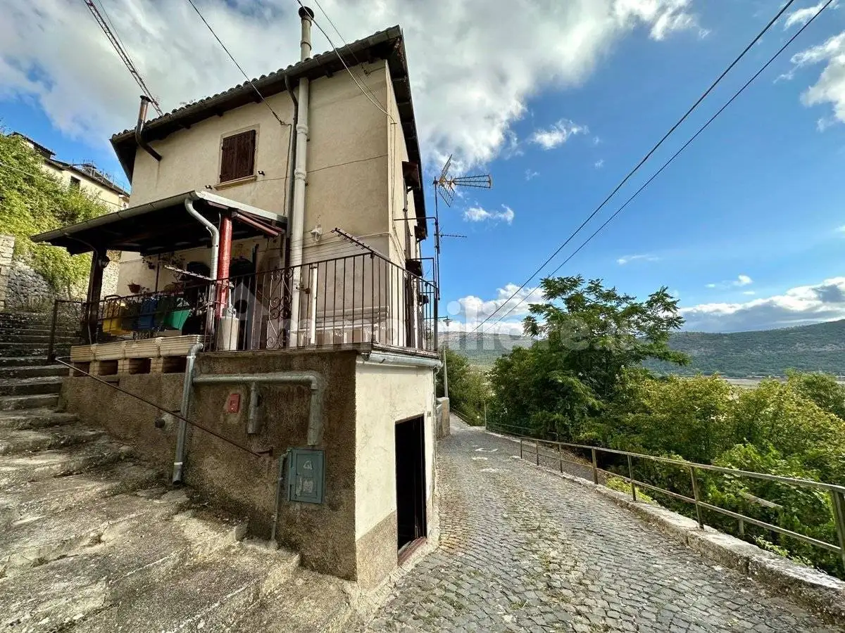 Casa indipendente in vendita a Caporciano