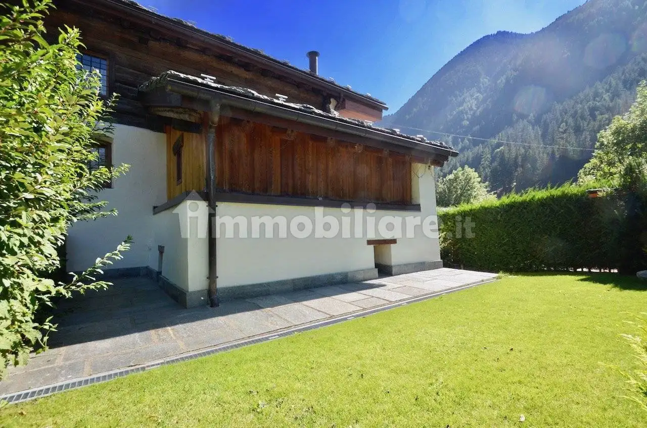 Appartamento in vendita a Gressoney-Saint-Jean
