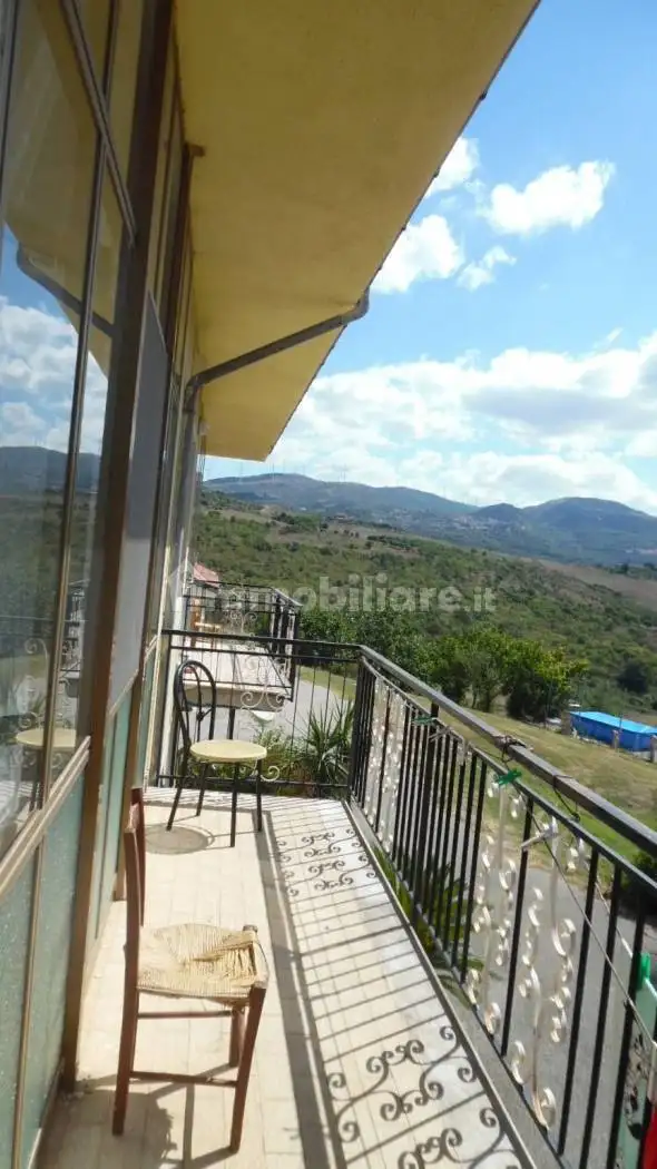 Villa unifamiliare 110 m², Caposele - foto 3