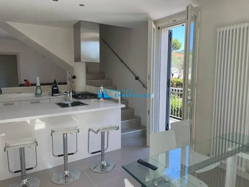 Casa indipendente in vendita a Montignoso