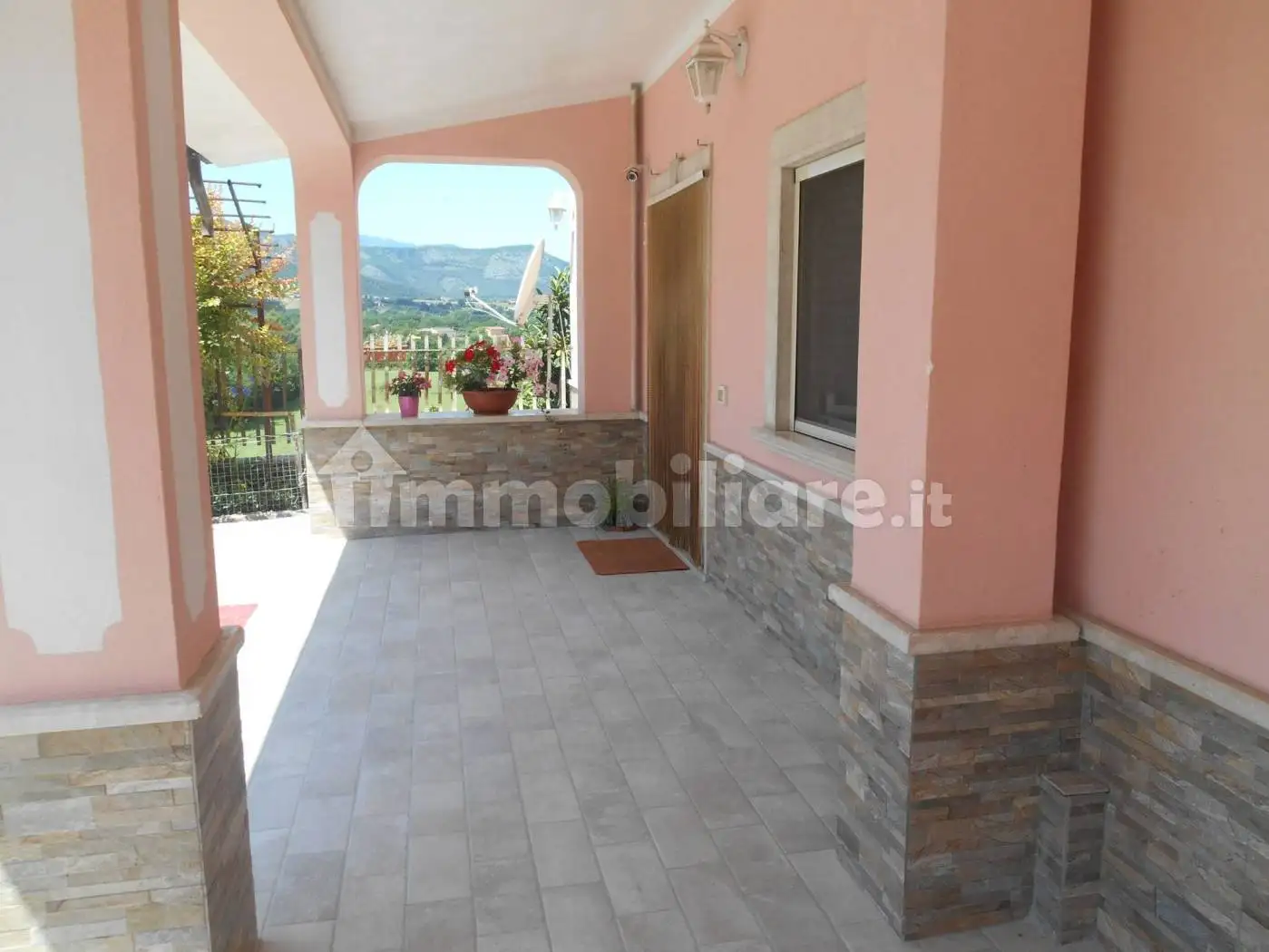 Villa in vendita a Sant'Ambrogio sul Garigliano