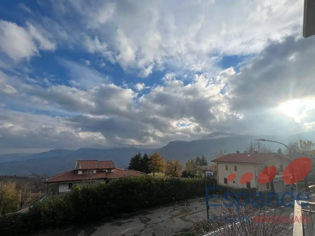 Appartamento in vendita a Lizzano in Belvedere