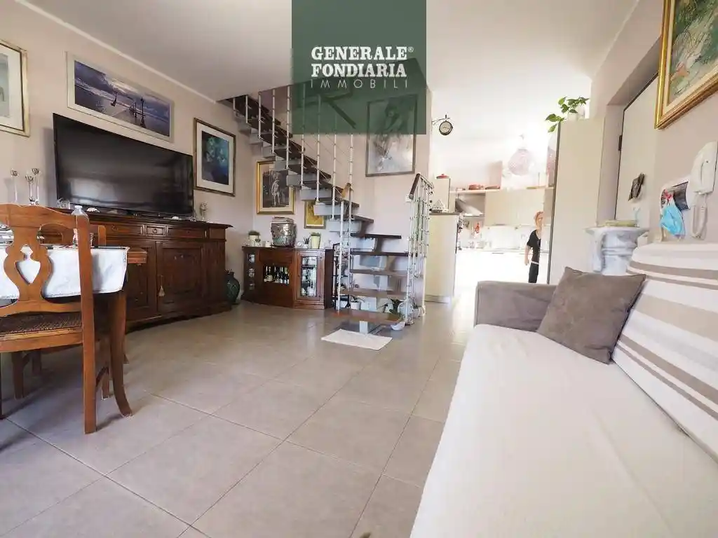 Appartamento in vendita a Podenzana