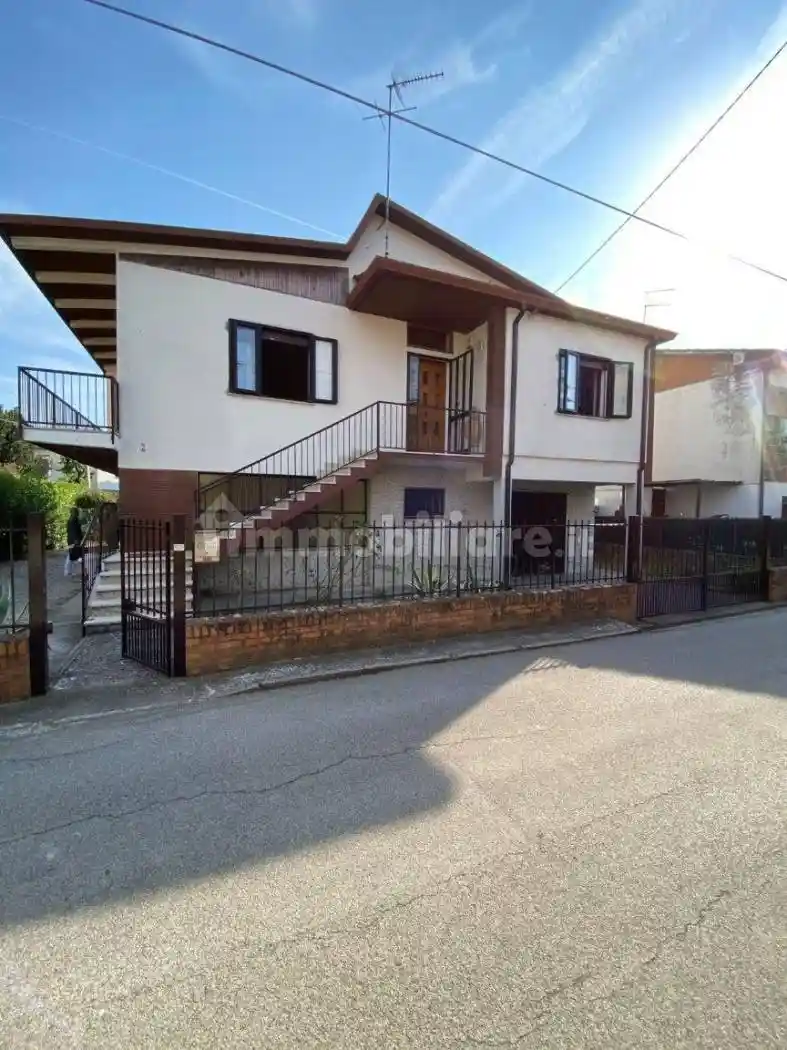 Villa in vendita a Adria