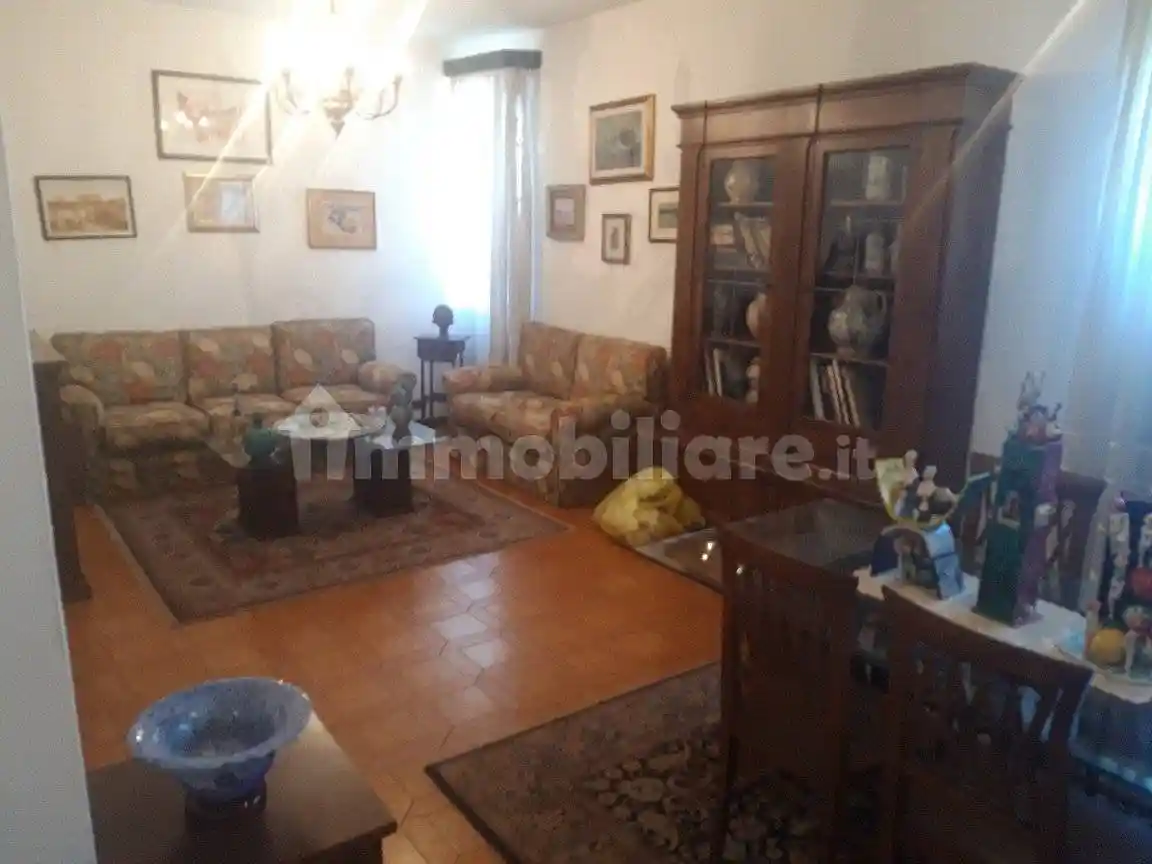 Villa in vendita a Montecatini-Terme