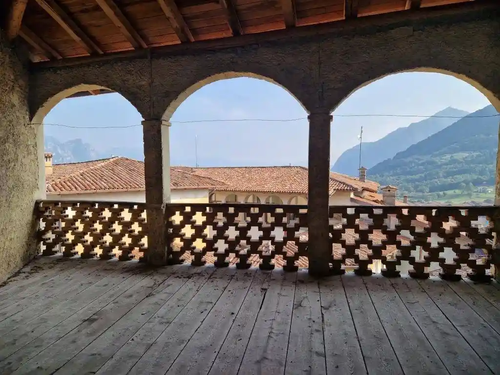 Casa indipendente in vendita a Solto Collina