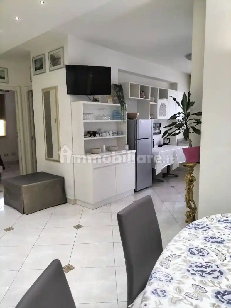 Appartamento via Giovanni Pascoli 4, Desenzano Centro, Desenzano del Garda - foto 2