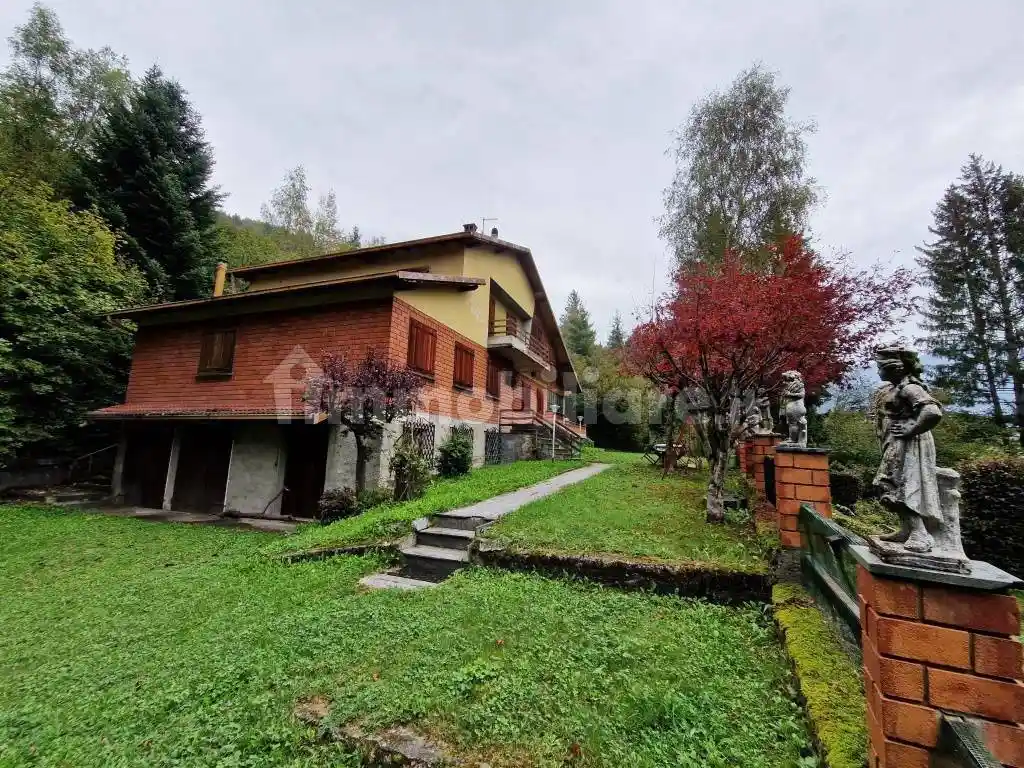 Villa in vendita a Saviore dell'Adamello
