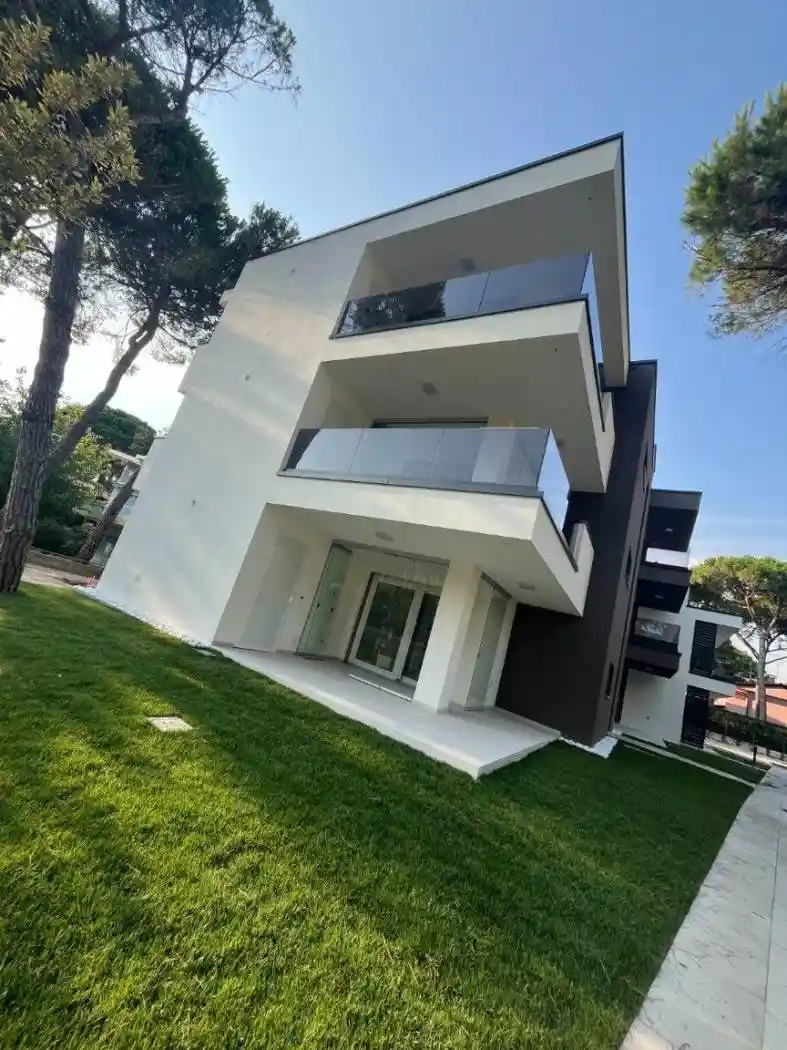 Palazzo - Edificio in vendita a Lignano Sabbiadoro
