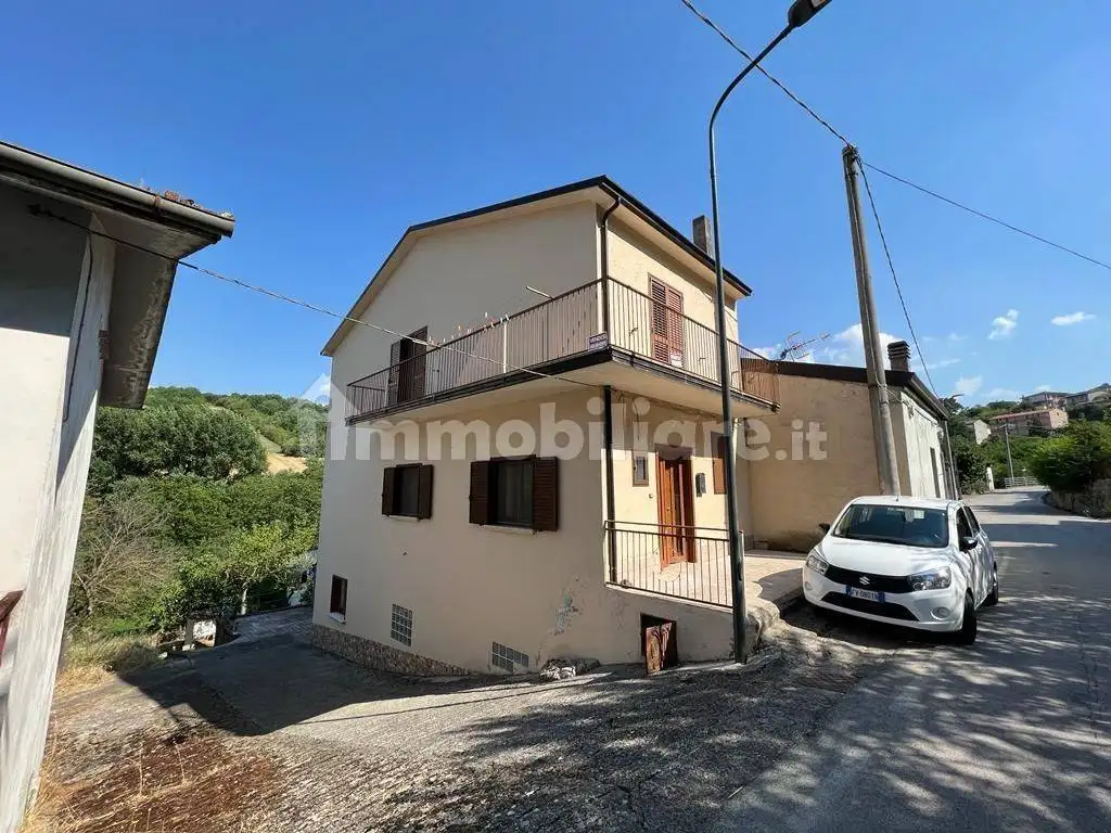 Villa in vendita a Vallesaccarda