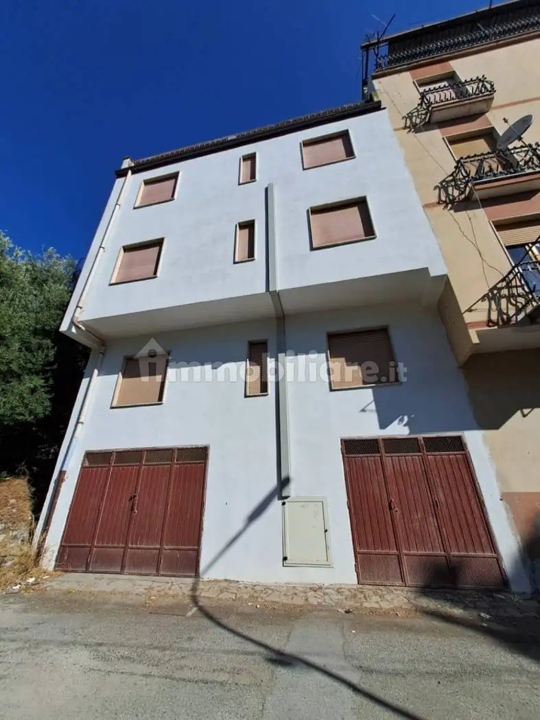 Palazzo - Edificio in vendita a Tursi