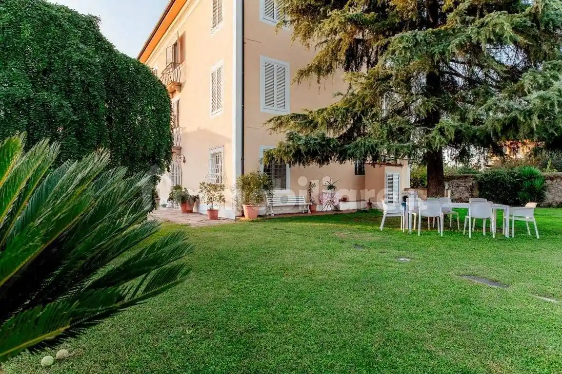 Villa in vendita a Lucca