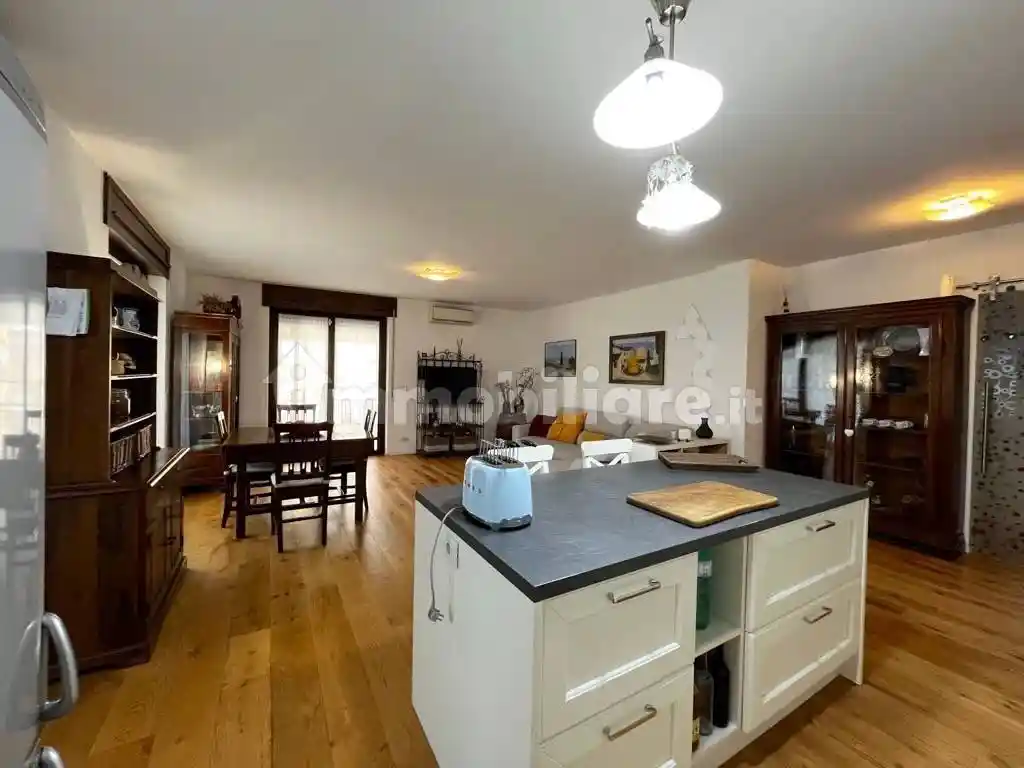 Appartamento in affitto a Pescantina