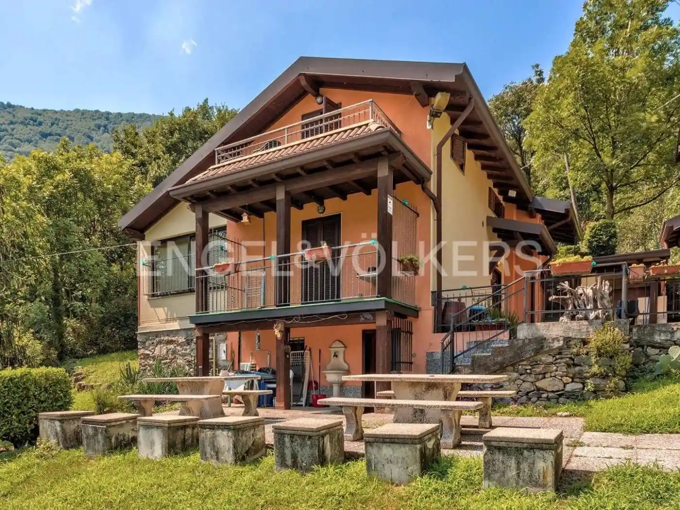 Villa in vendita a Sorico