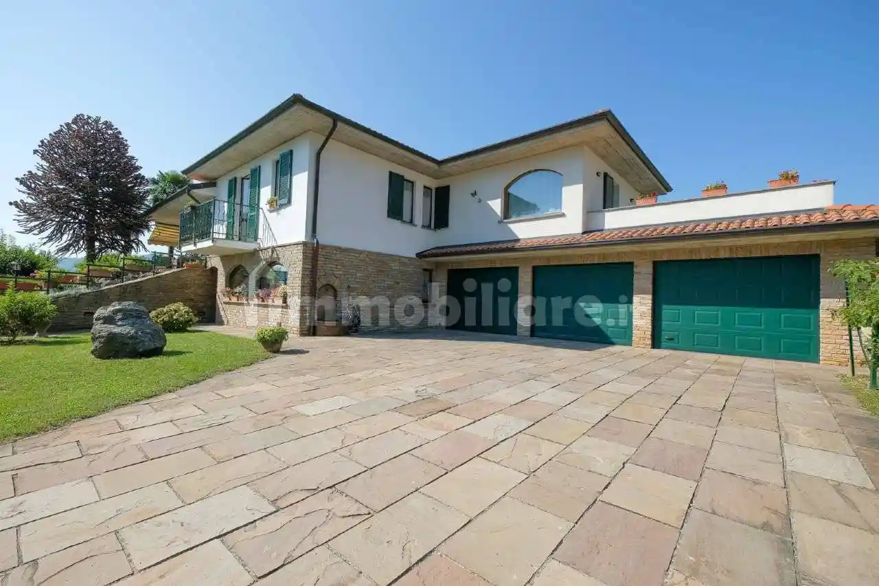 Villa in vendita a Cisano Bergamasco