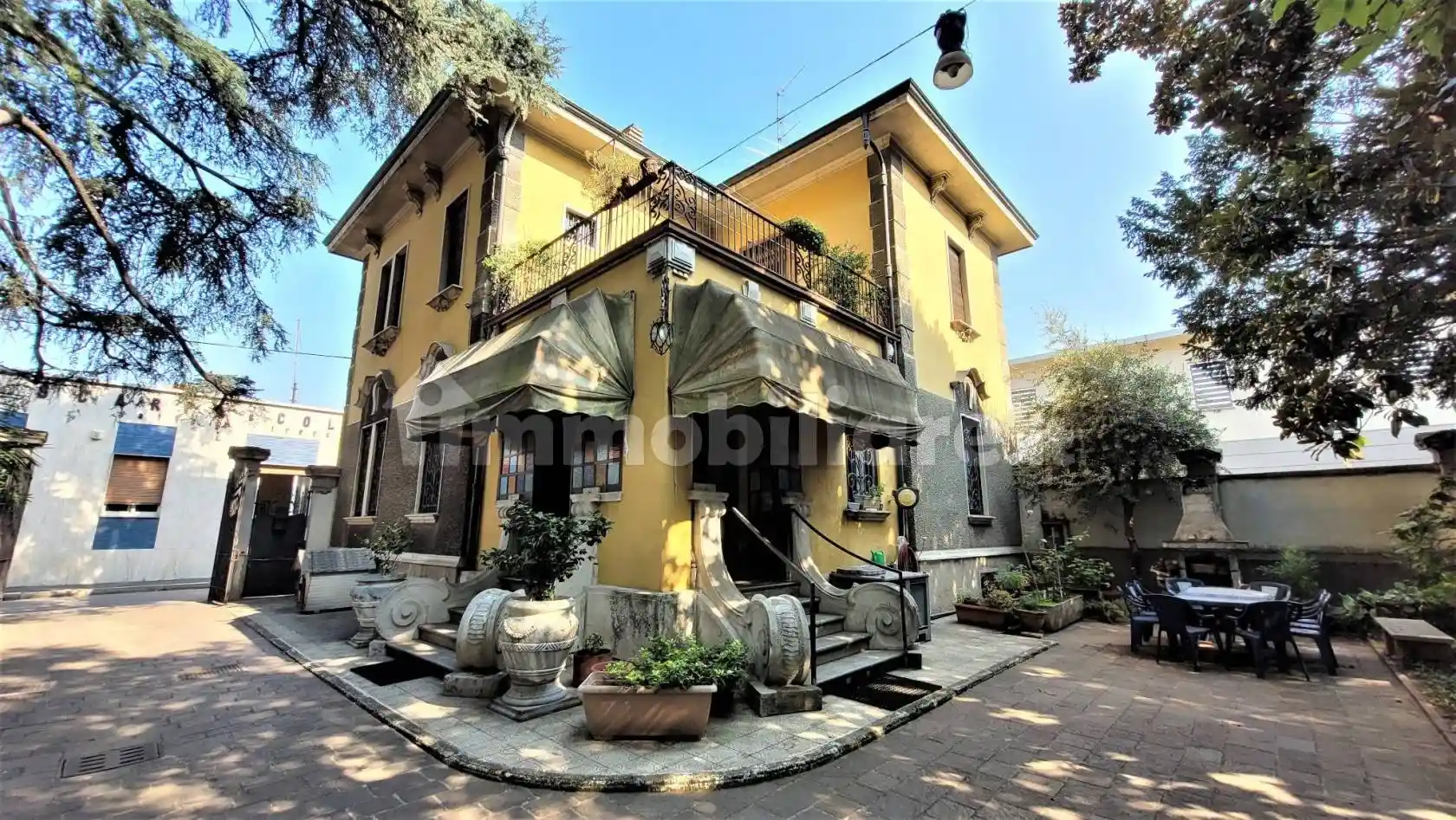 Villa in vendita a Legnano