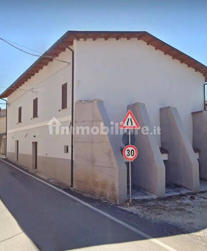 Casa indipendente in vendita a Massa d'Albe