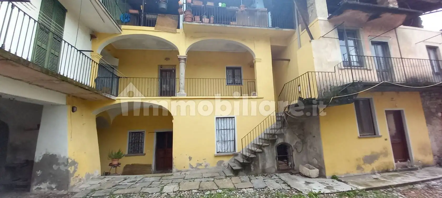 Appartamento in vendita a Castello Cabiaglio