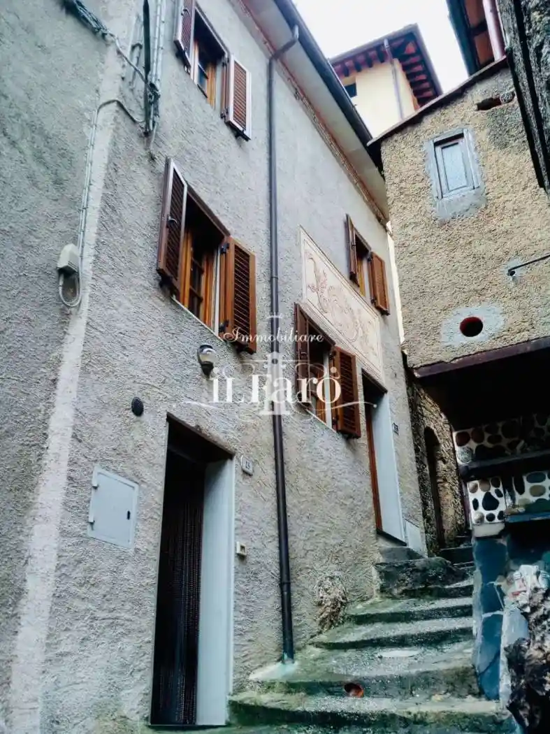 Casa indipendente in vendita a Camaiore