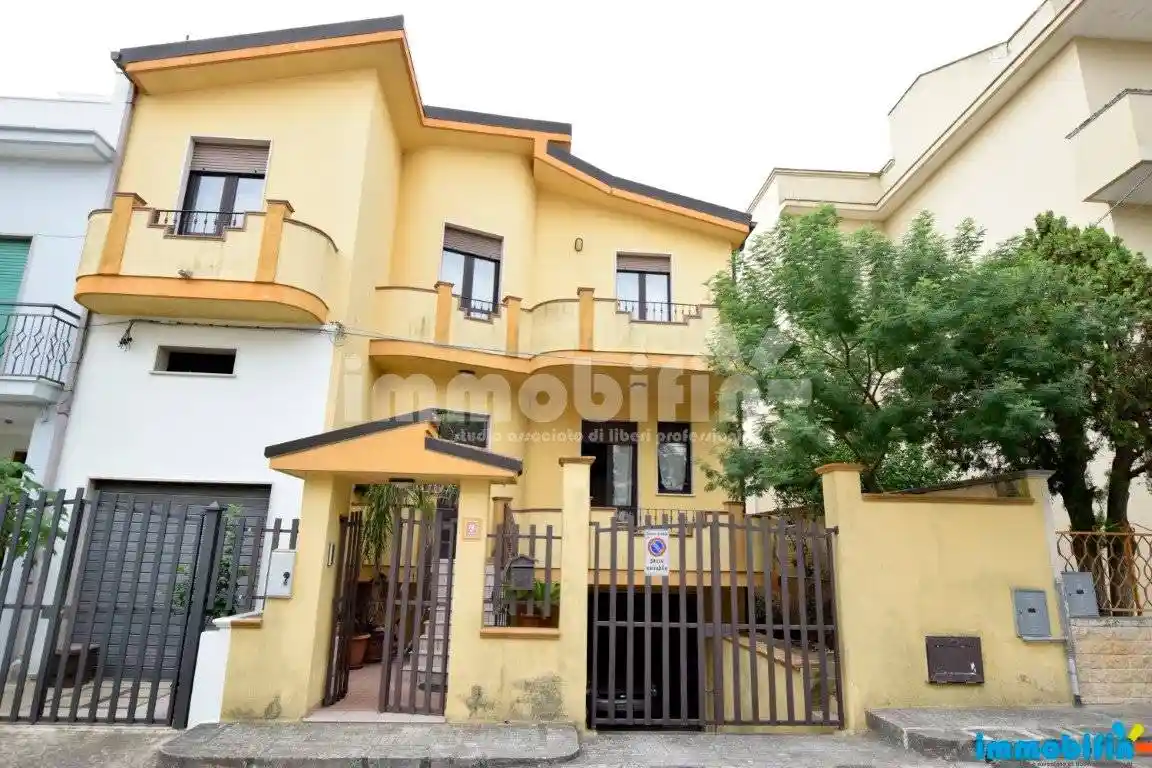 Appartamento in vendita a Oria