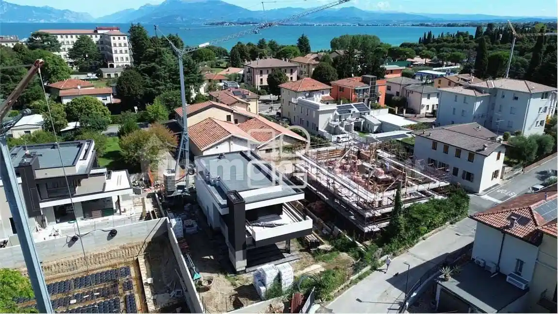 Villa in vendita a Desenzano del Garda
