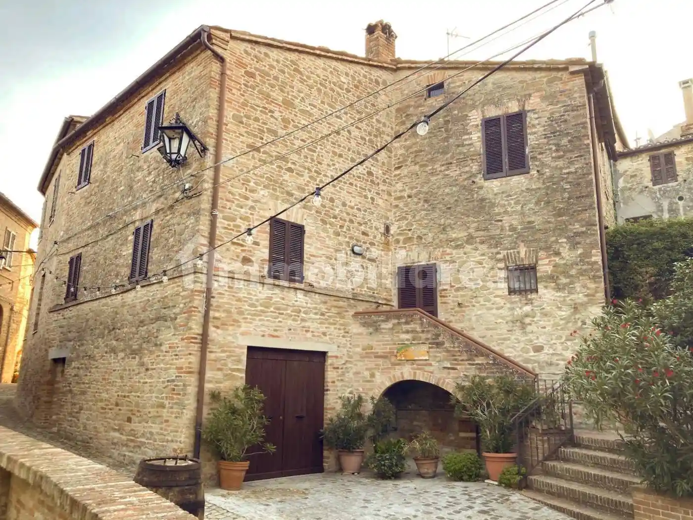 Terratetto plurifamiliare 241 m², ottimo stato, Ripe San Ginesio - foto 2