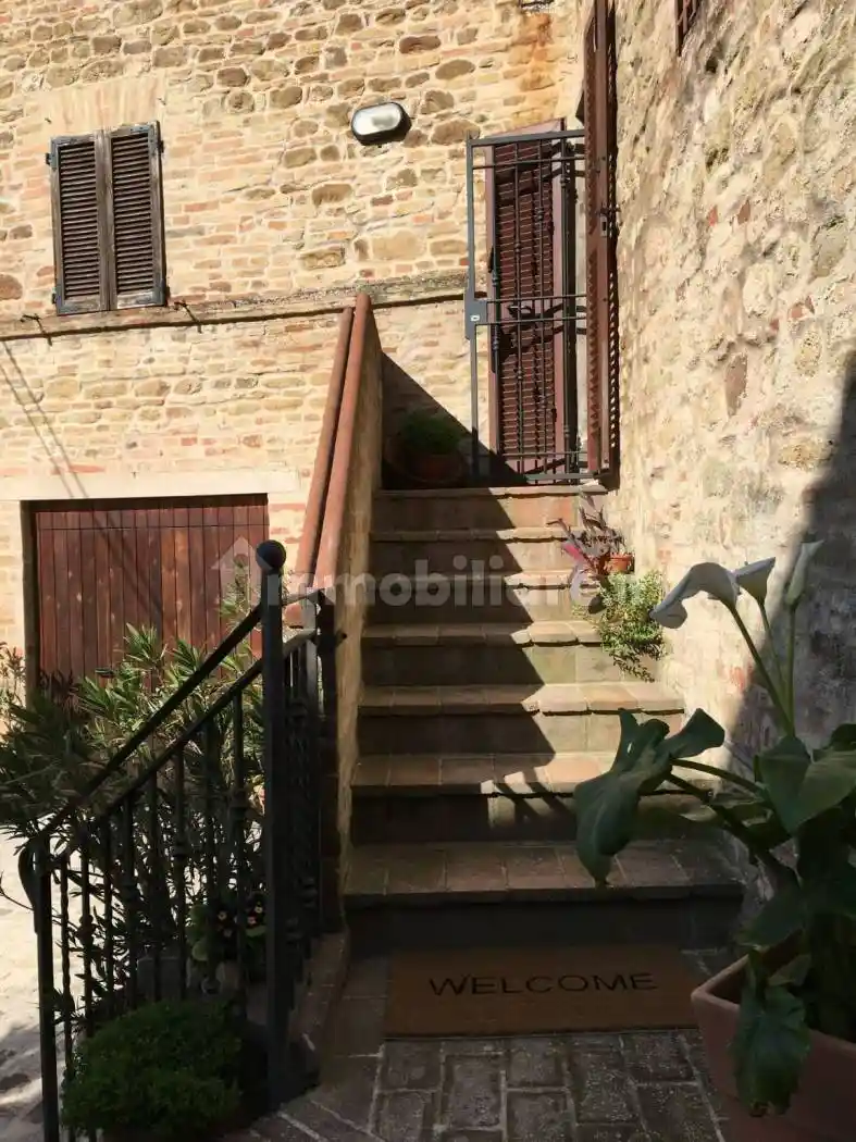 Terratetto plurifamiliare 241 m², ottimo stato, Ripe San Ginesio - foto 4