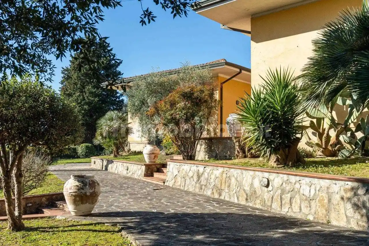Villa in vendita a Massarosa