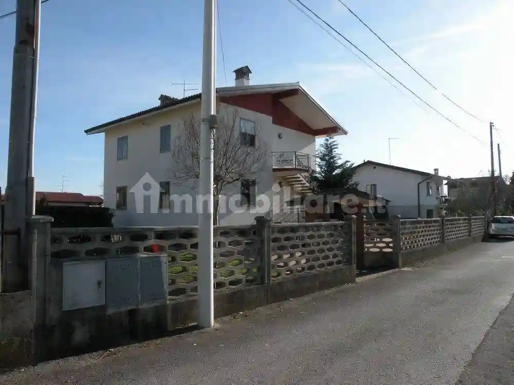 Villa bifamiliare via Sandro Pertini 5, Capriva del Friuli - foto 4