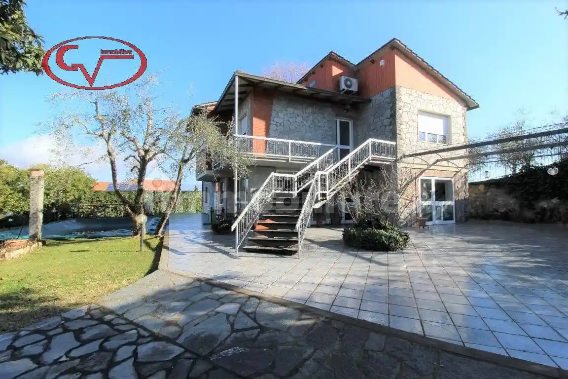 Villa in vendita a Cavriglia