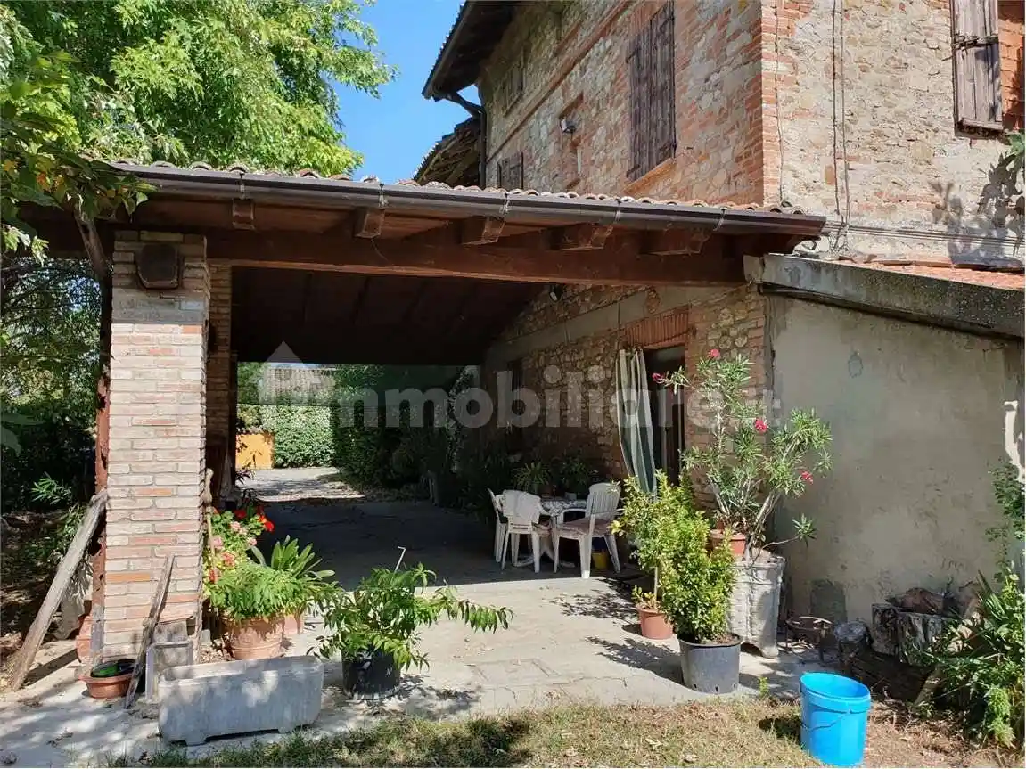 Rustico - Casale in vendita a San Giorgio Piacentino