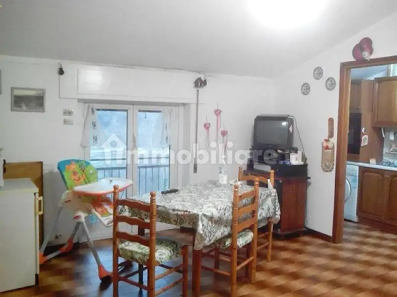 Palazzo - Edificio in vendita a Isola del Cantone