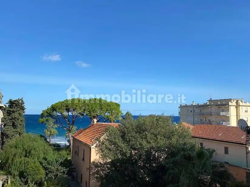 Appartamento in vendita a Laigueglia