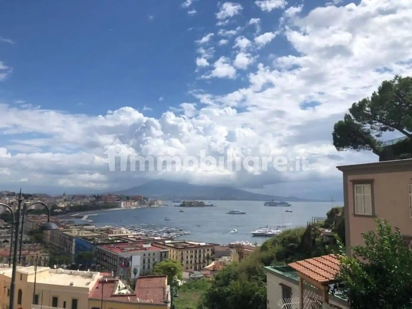 Appartamento in vendita a Napoli