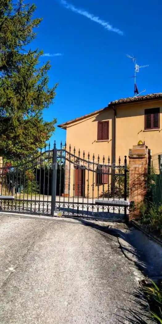 Villa in vendita a Urbino