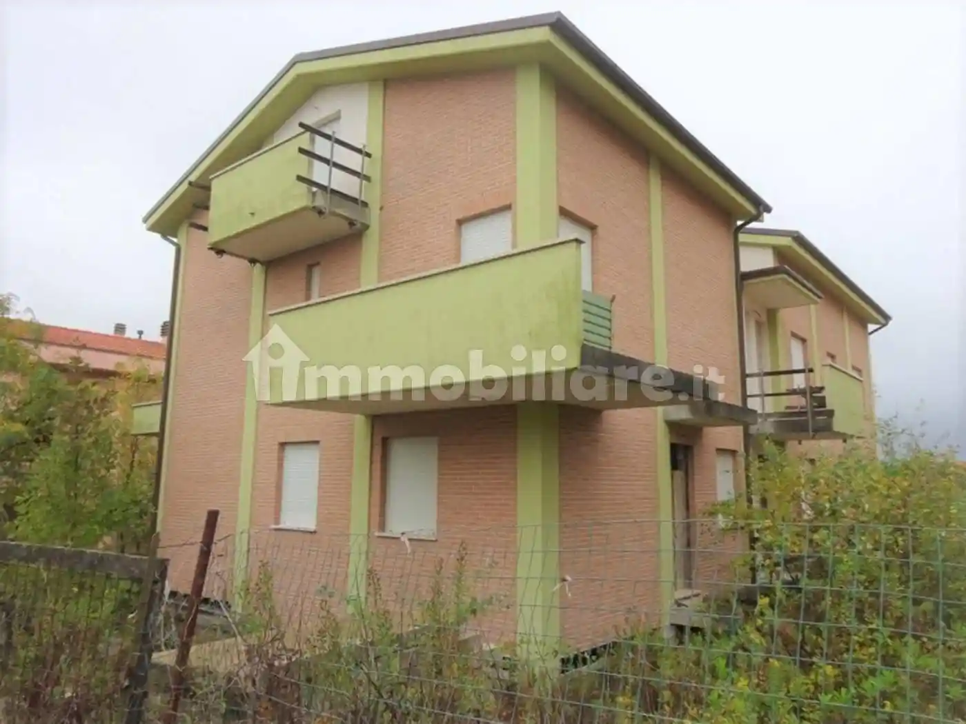 Palazzo - Stabile in vendita a Montelupone