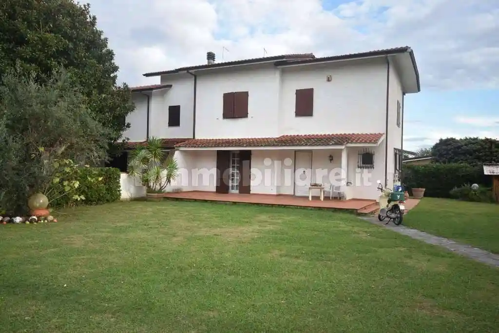 Villa in vendita a Seravezza