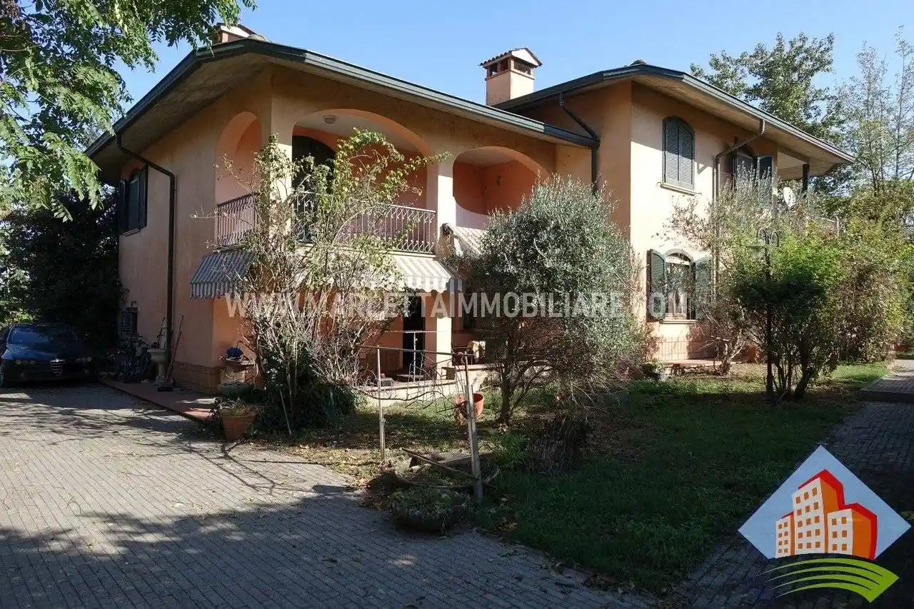 Villa in vendita a Pandino