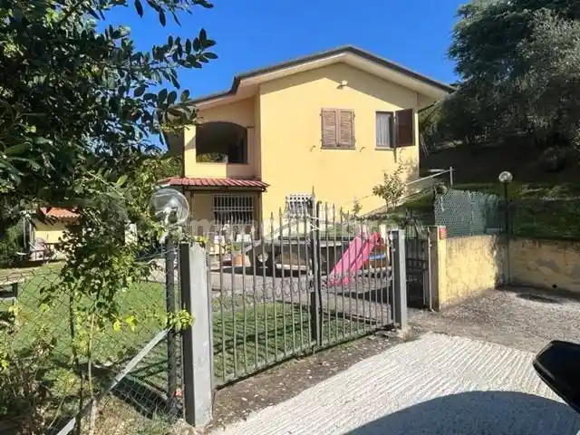 Villa in vendita a Camaiore