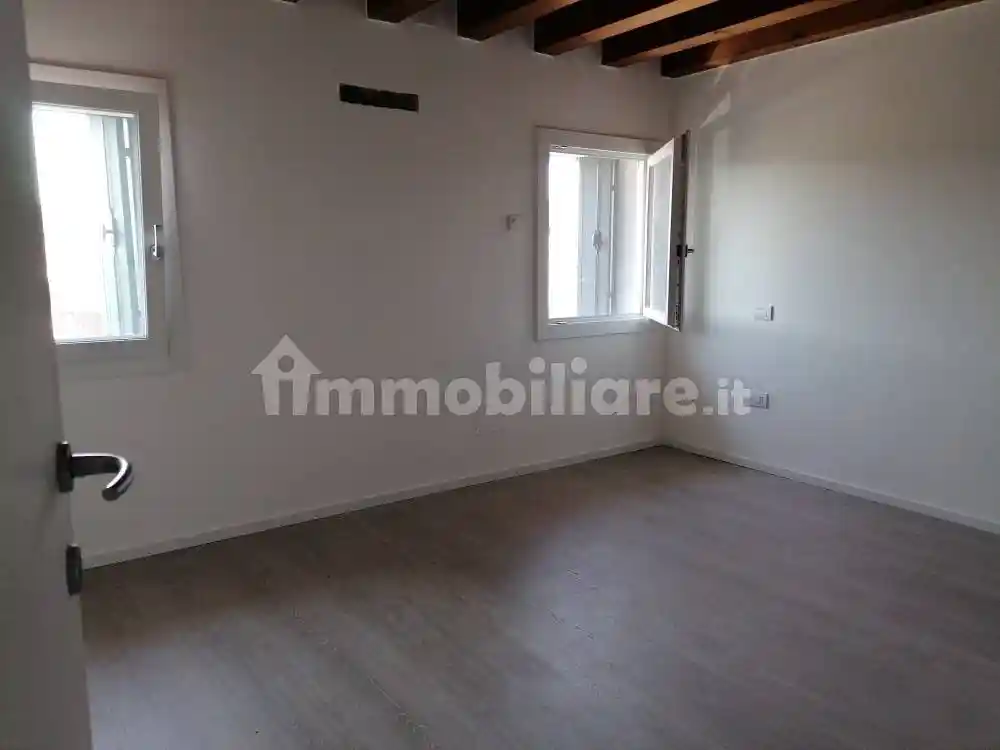 Terratetto unifamiliare via Scandolaro 27, Castello, San Giovanni Ilarione - foto 5