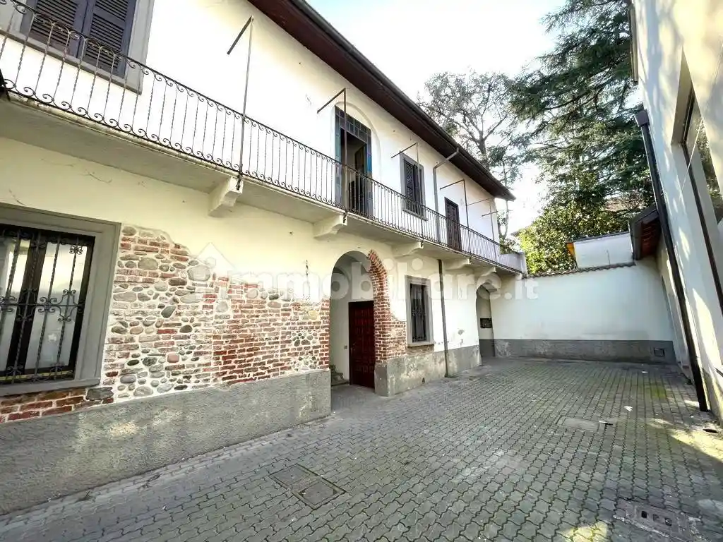 Palazzo - Edificio in Affitto - foto 3