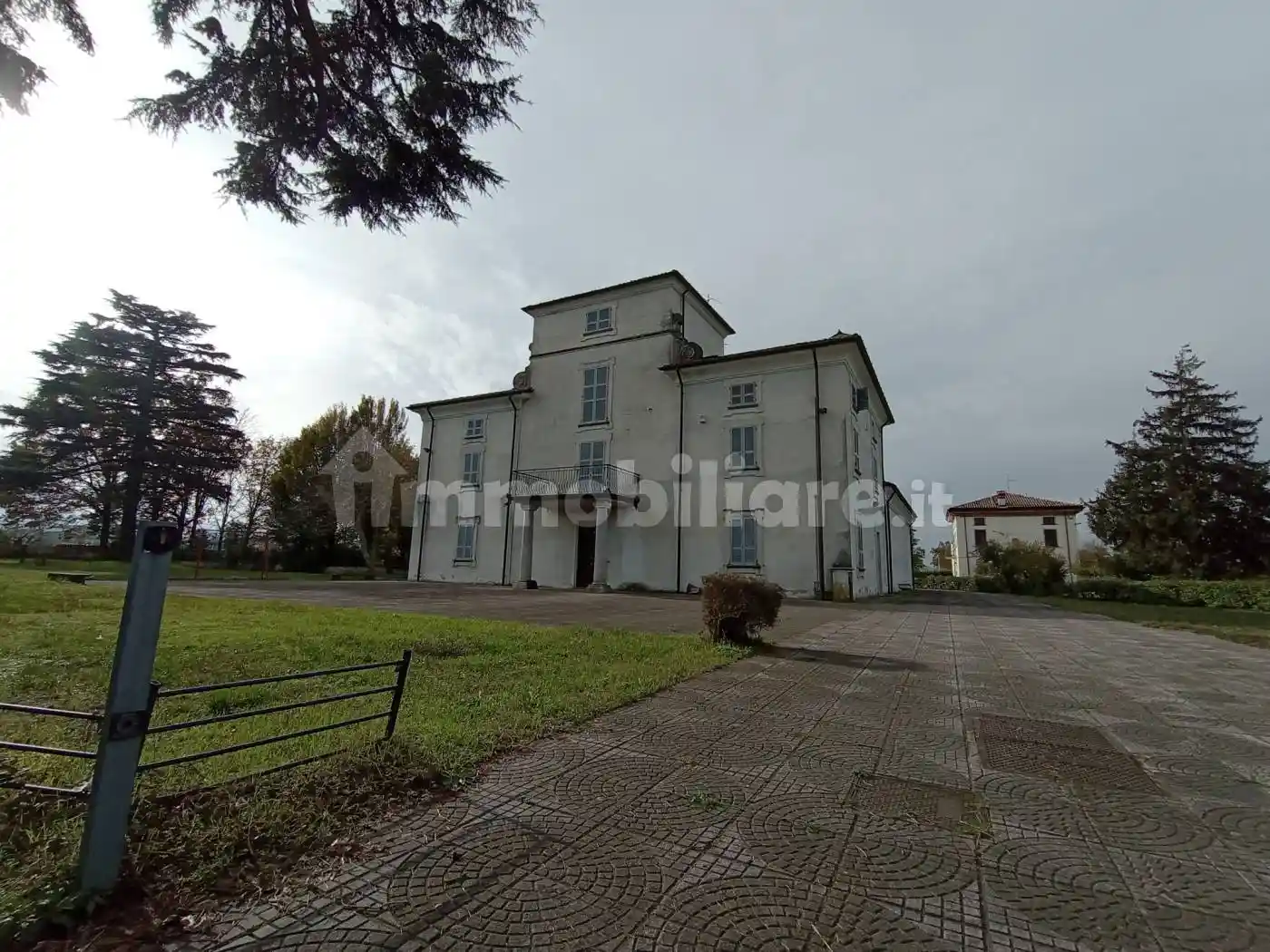 Villa in vendita a Carpaneto Piacentino